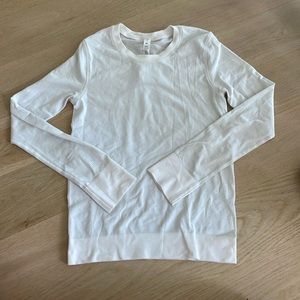 Lululemon relaxed long sleeve white swiftly tech, size 0